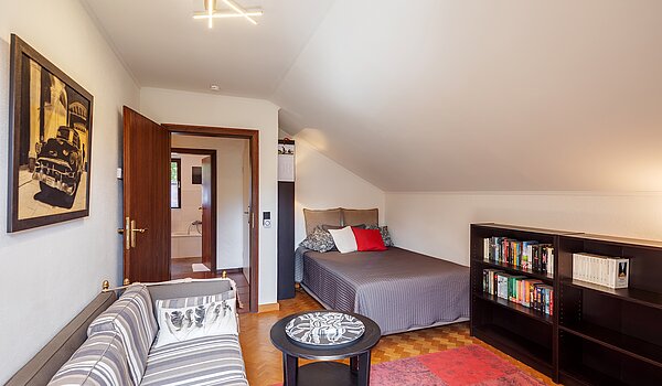 一戸建て 部屋数 4 部屋 | Neubiberg | 70429 | Schlafzimmer II im OG