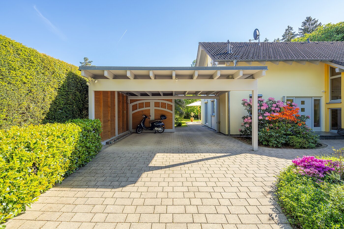 一戸建て 部屋数 5 部屋 | Icking | 70438 | Carport mit Schiebetor...