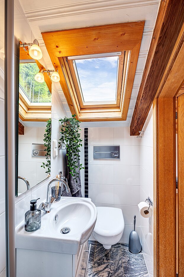 アティック・フラット（屋根裏） 部屋数 2 部屋 | Bad Wiessee | 70017 | Badezimmer