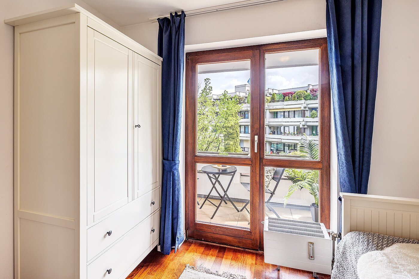 フラット 部屋数 3 部屋 | München-Schwabing | 2202ML12 | ...und Zugang zum Balkon