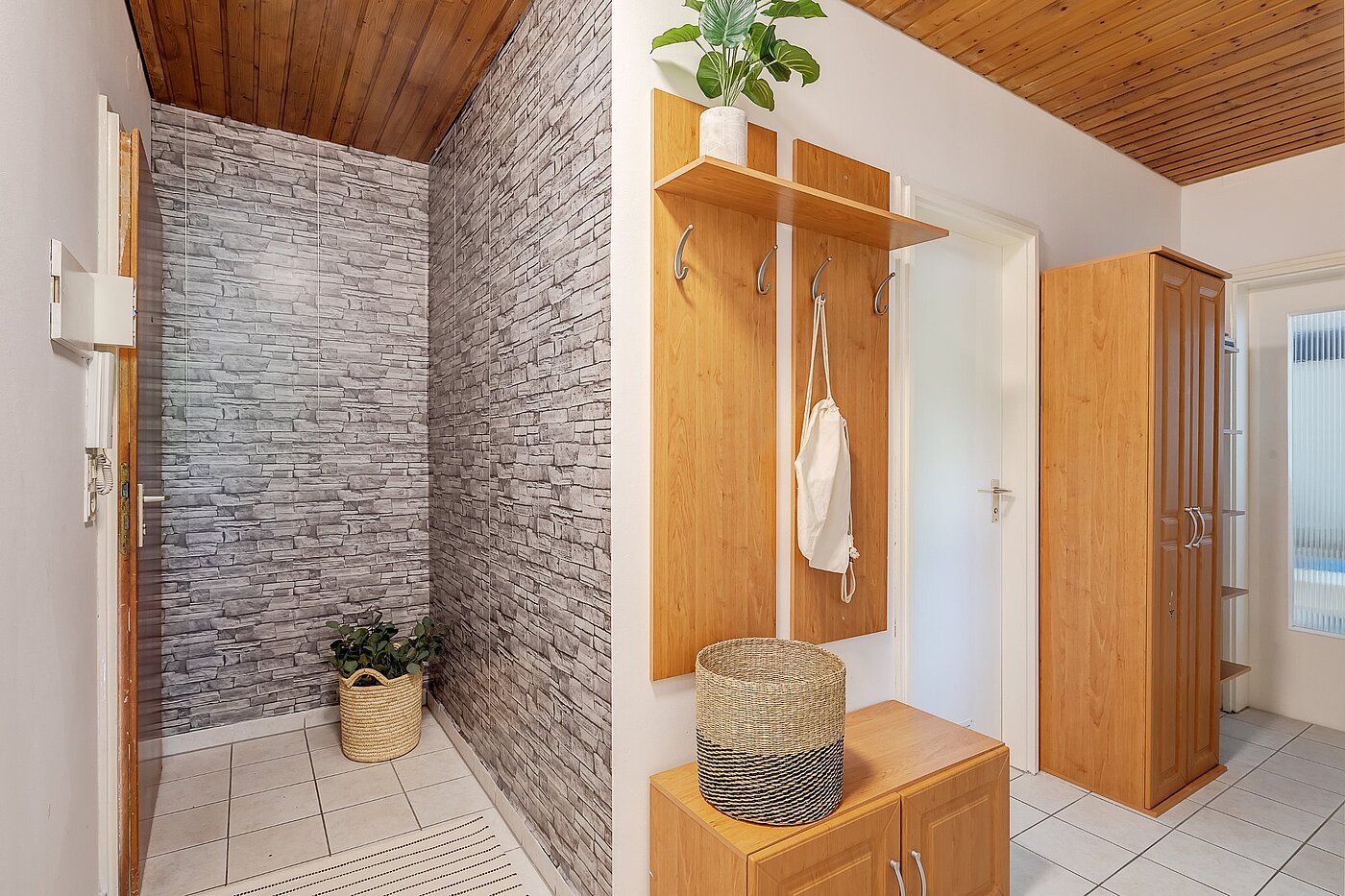 フラット 部屋数 2 部屋 | München-Perlach | 1904ML5 | geräumiger Flur