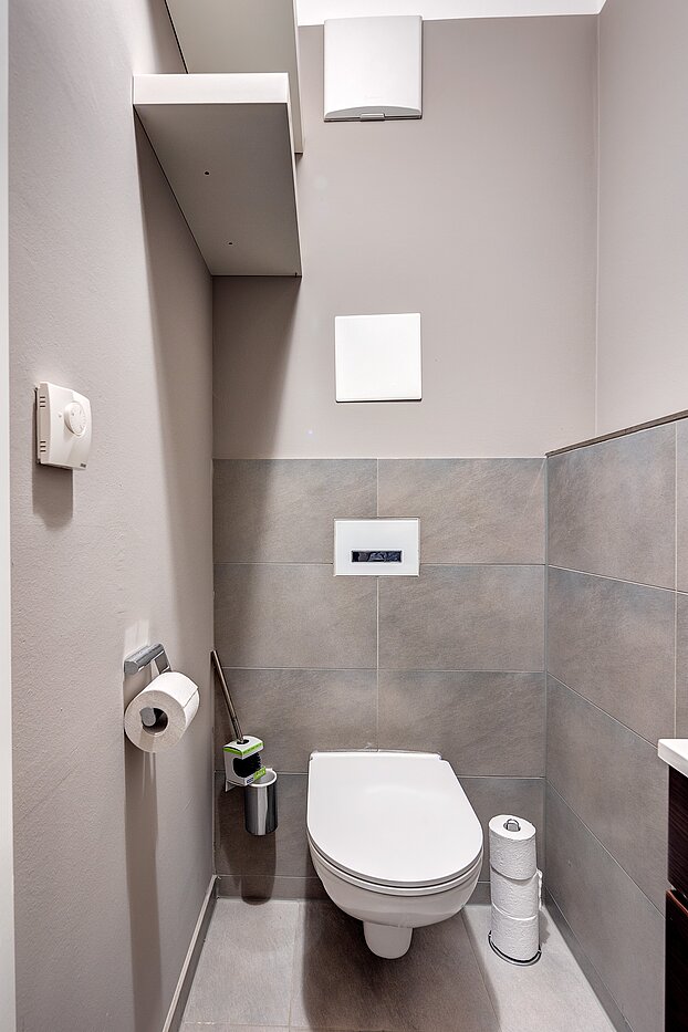 アティック・フラット（屋根裏） 部屋数 3 部屋 | München-Riem | 701701 | ...Gäste-WC