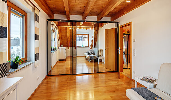 メゾネット・マンション（複数階にわたるマンション） 部屋数 3.5 部屋 | München-Trudering | 70391 | ...Gästezimmer