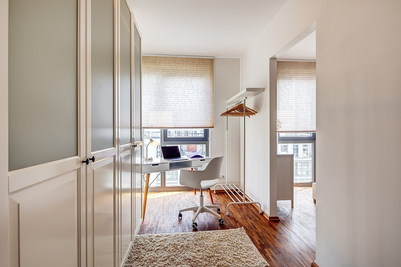 アティック・フラット（屋根裏） 部屋数 3 部屋 | München-Riem | 701701 | Ankleide und/ oder Büro