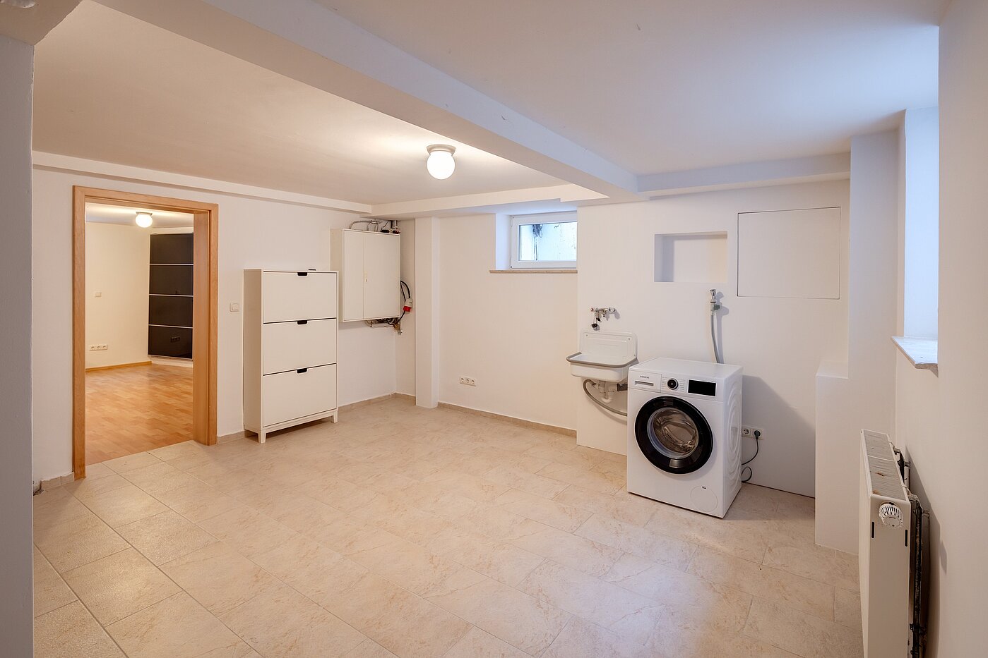 セミ・デタッチド・ハウス（一戸建てを二つに分けた家屋） 部屋数 6.5 部屋 | Unterschleißheim | 70122 | ...Haustechnik und die Waschmaschine