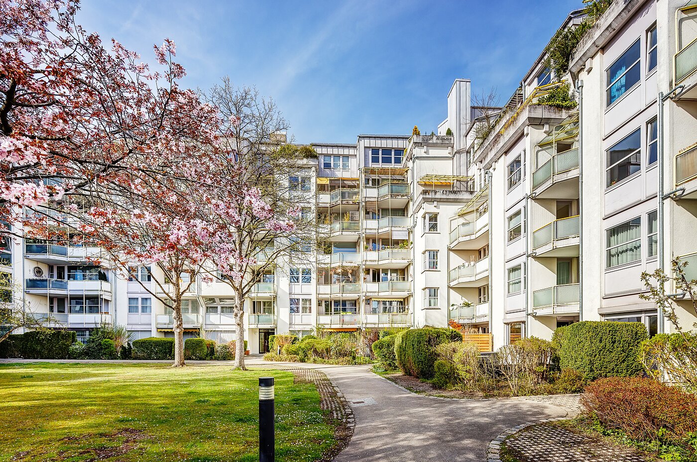 フラット 部屋数 1.5 部屋 | München-Bogenhausen | 2203ML2 | Ansicht vom Innenhof aus