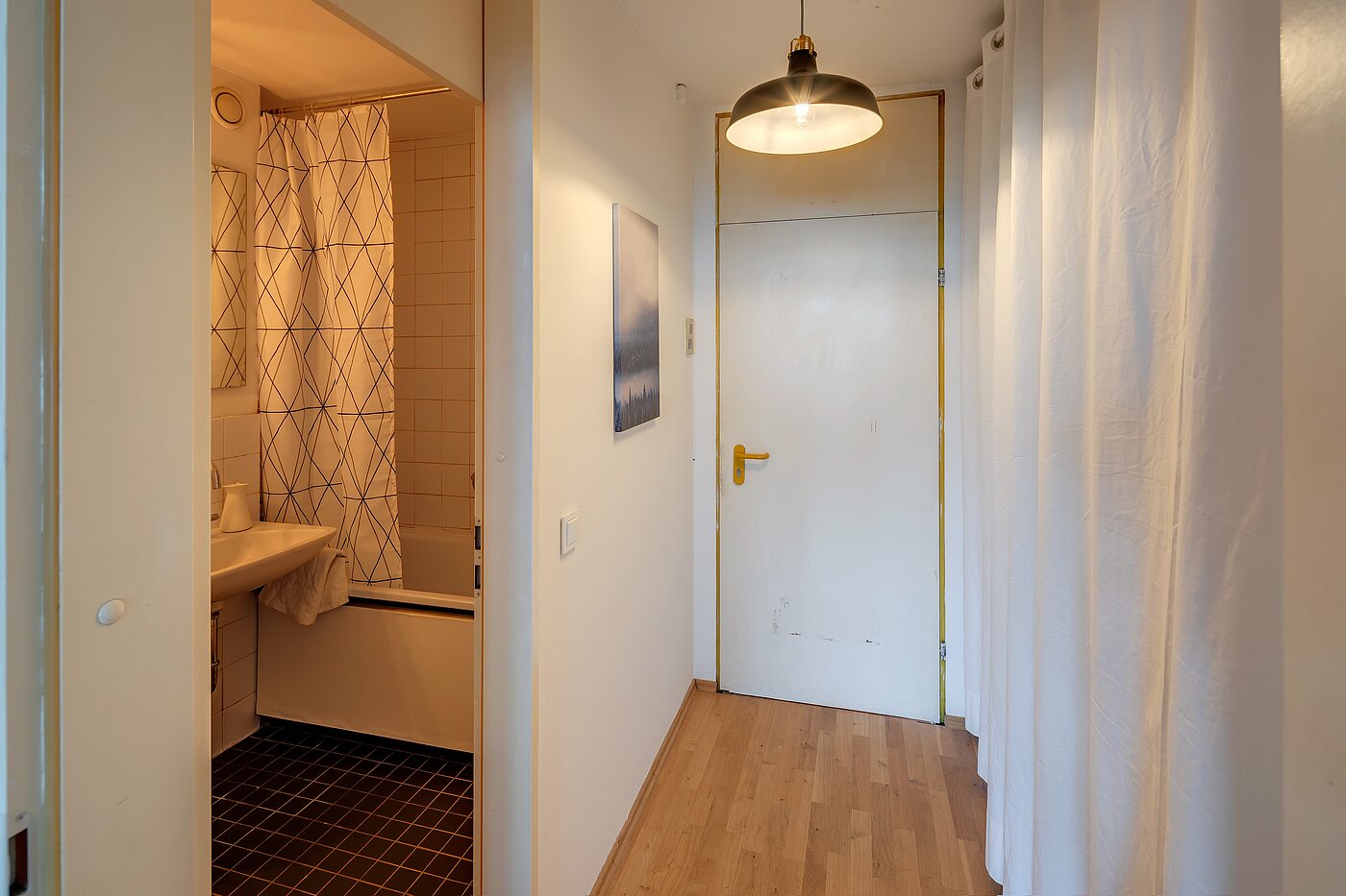 フラット 部屋数 1 部屋 | München-Au | 2211ML1 | Eingangsbereich mit Blick ins Bad
