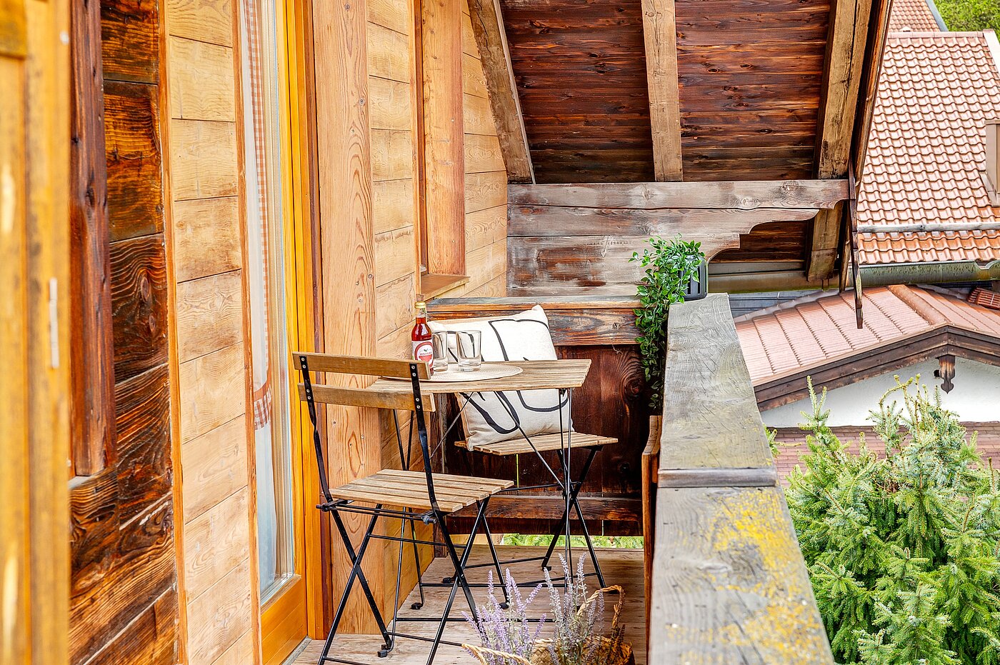 アティック・フラット（屋根裏） 部屋数 2 部屋 | Bad Wiessee | 70017 | Gemütlicher Sitzbereich