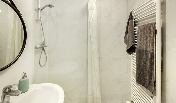 フラット 部屋数 3 部屋 | München-Schwabing | 70318 | ...Dusche