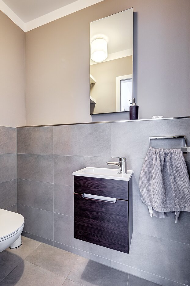 アティック・フラット（屋根裏） 部屋数 3 部屋 | München-Riem | 701701 | Separates...