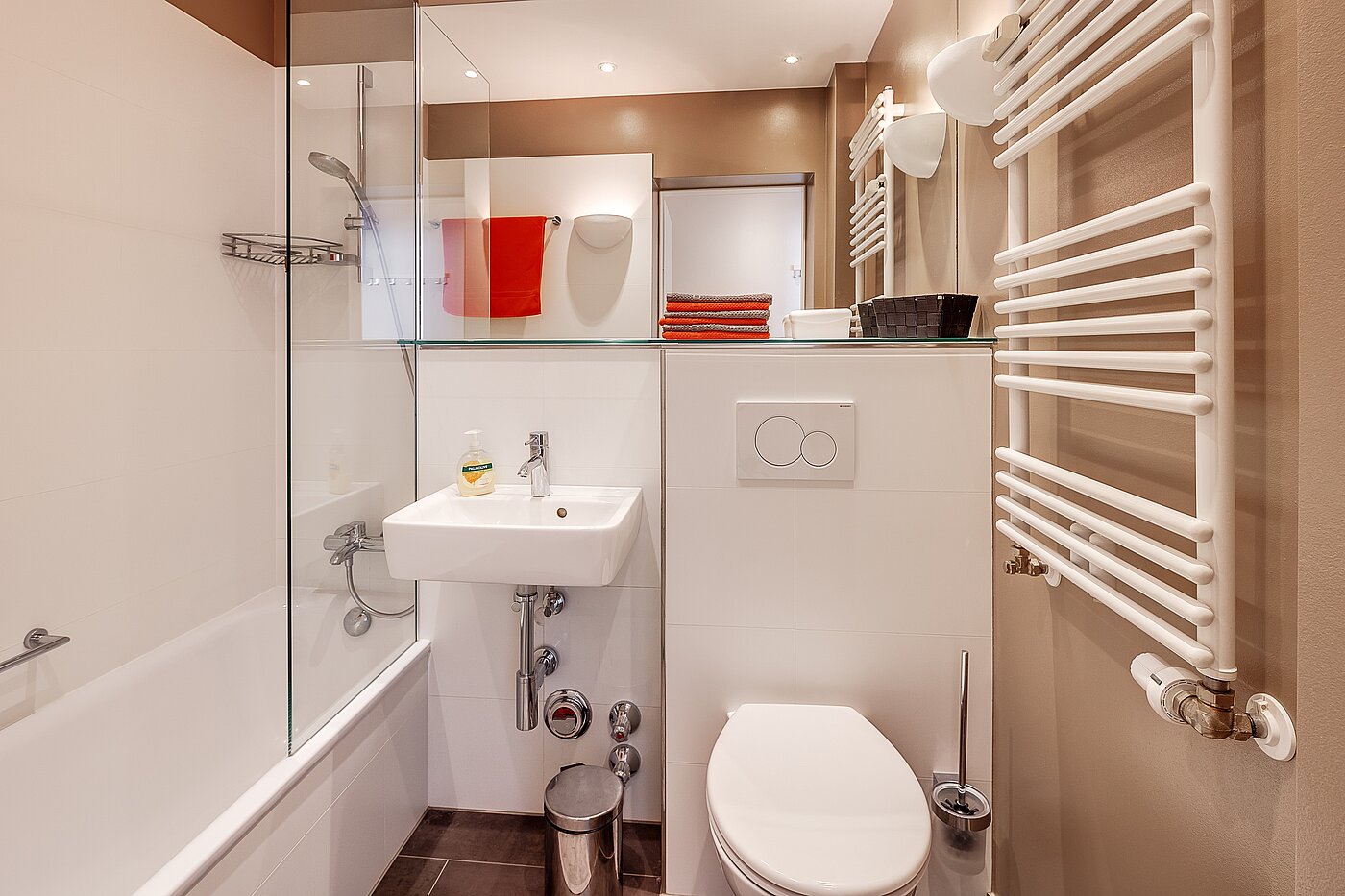 フラット 部屋数 1.5 部屋 | München-Schwanthalerhöhe | 2211ML8 | Gefliestes Bedezimmer