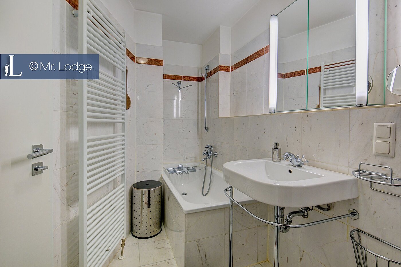 フラット 部屋数 2 部屋 | München-Schwabing | 1605ML1 | Modernes Bad mit Wanne