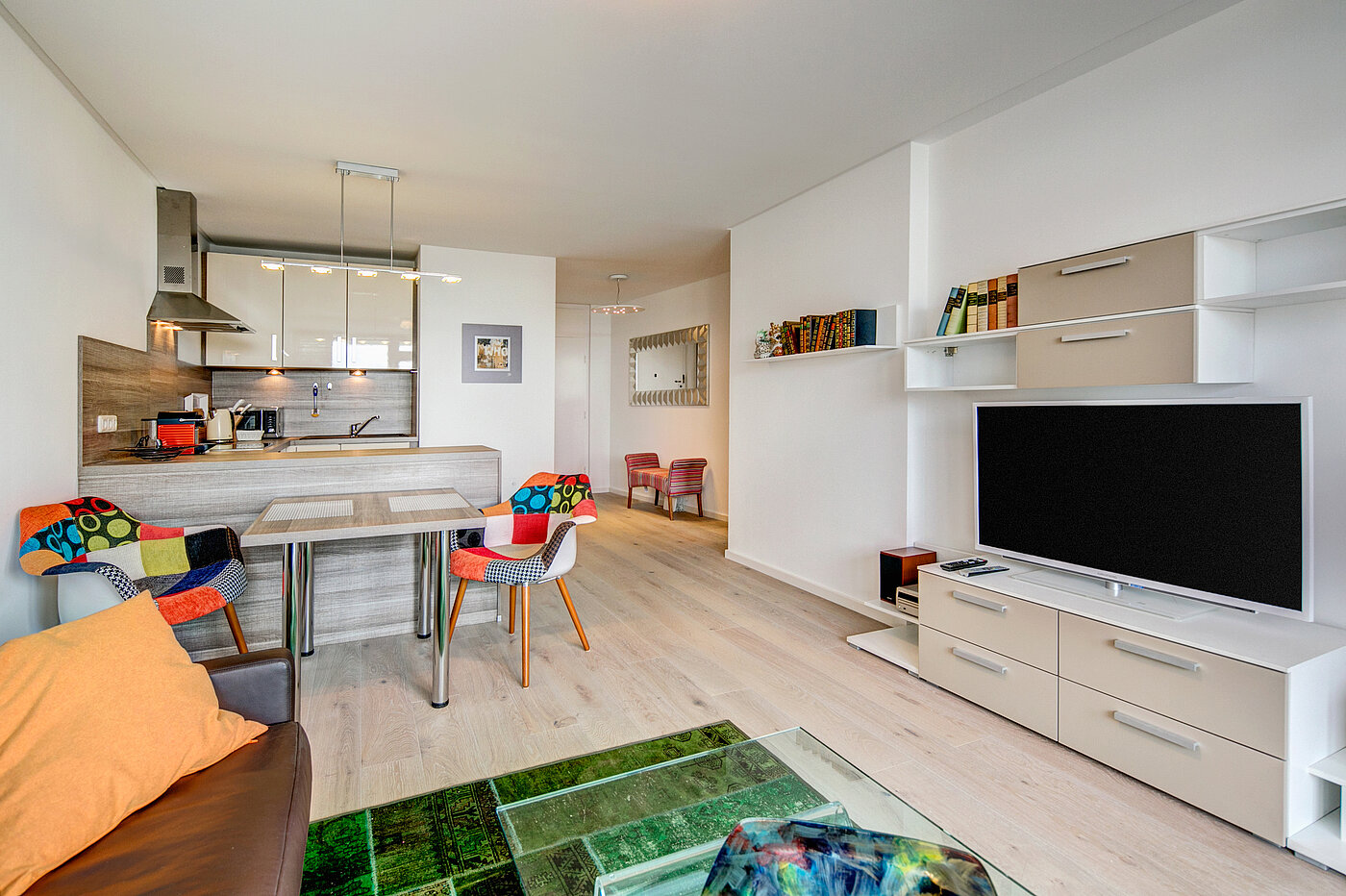 フラット 部屋数 2 部屋 | München-Schwabing | 70445 | Wohn- und Essbereich