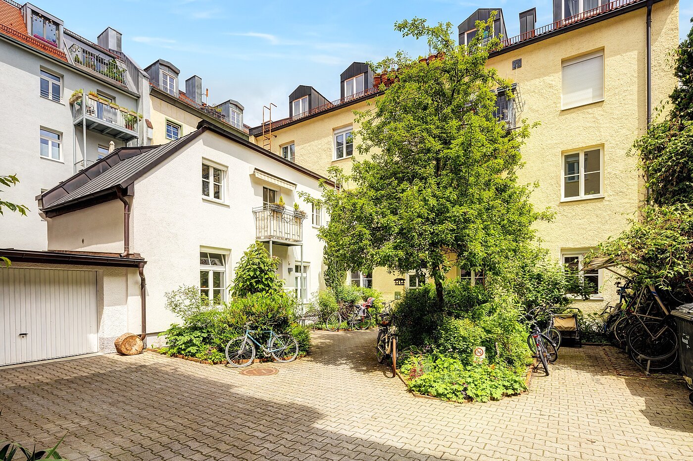 フラット 部屋数 1 部屋 | München-Neuhausen | 70235 | Ansicht vom Innenhof aus