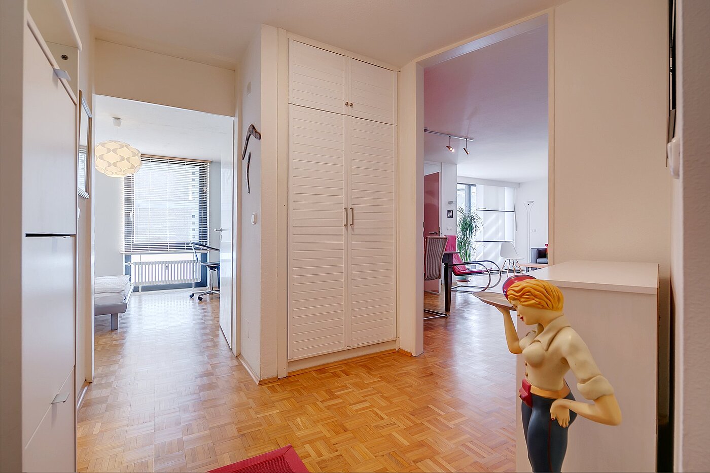 フラット 部屋数 2 部屋 | München-Schwabing | 2004ML1 | Großer Flur