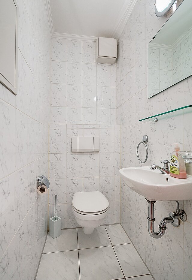フラット 部屋数 2 部屋 | München-Schwabing | 2102ML3 | Das separate WC