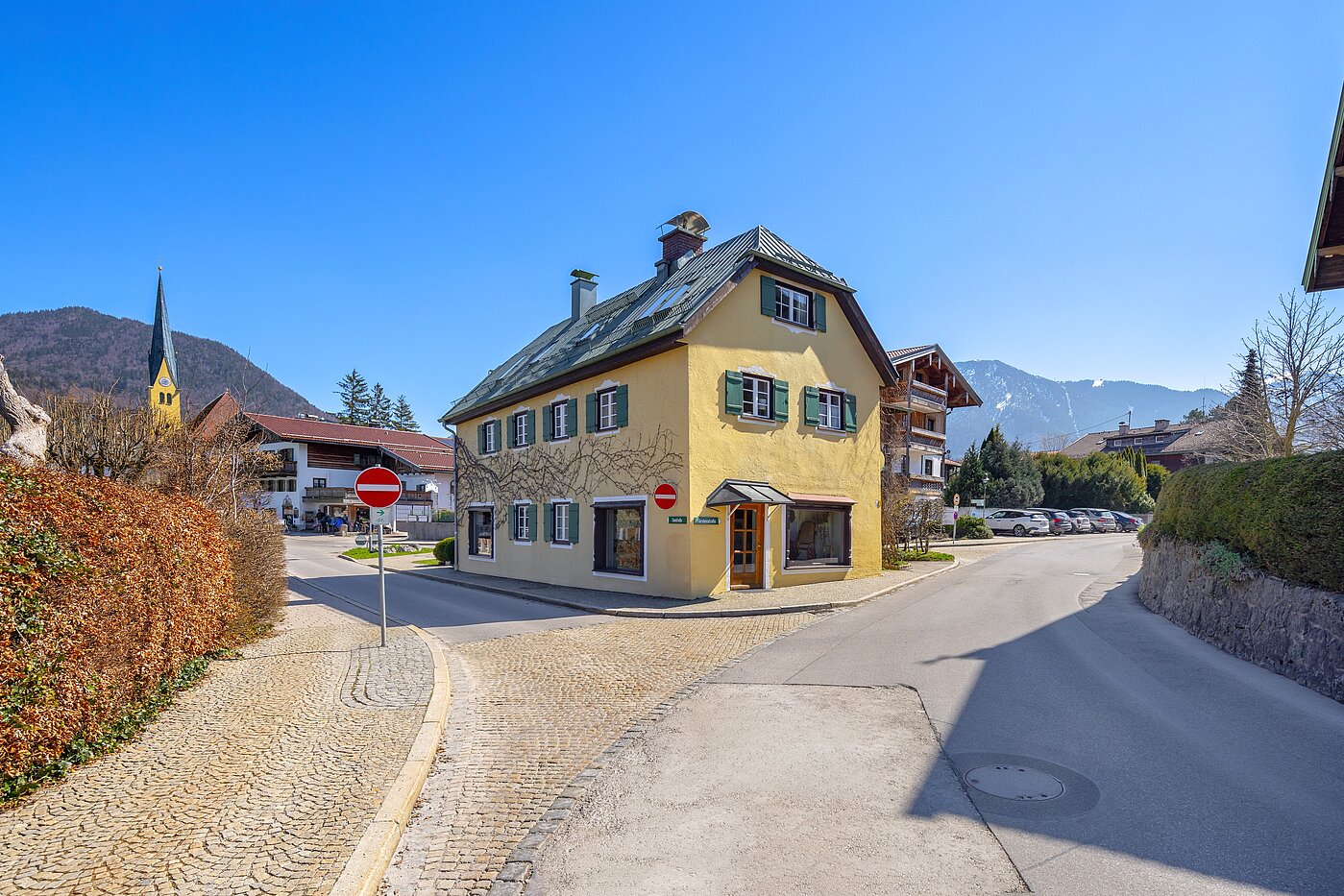 Mehrfamilienhaus 部屋数 11 部屋 | Rottach-Egern | 70215 | In unmittelbarer Nähe zum See.