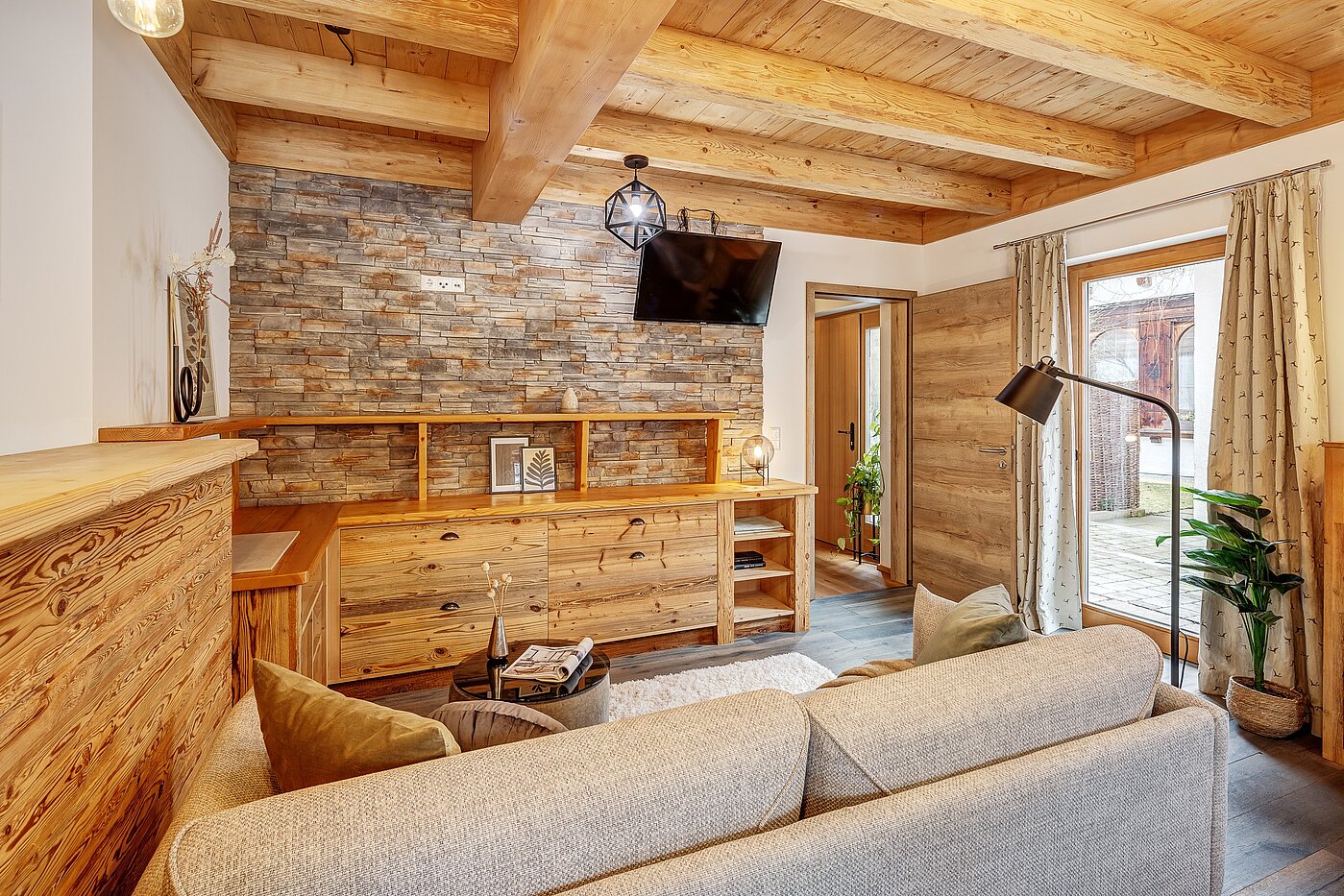 フラット 部屋数 6 部屋 | 70095 | ...mit gemütlichem Sofa...