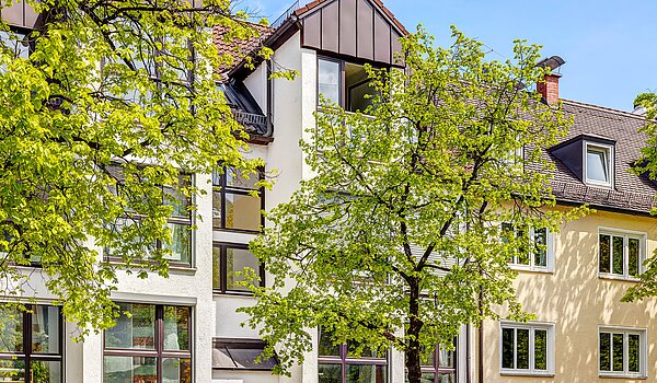 フラット 部屋数 3 部屋 | München-Schwabing | 2202ML12 | Frontansicht