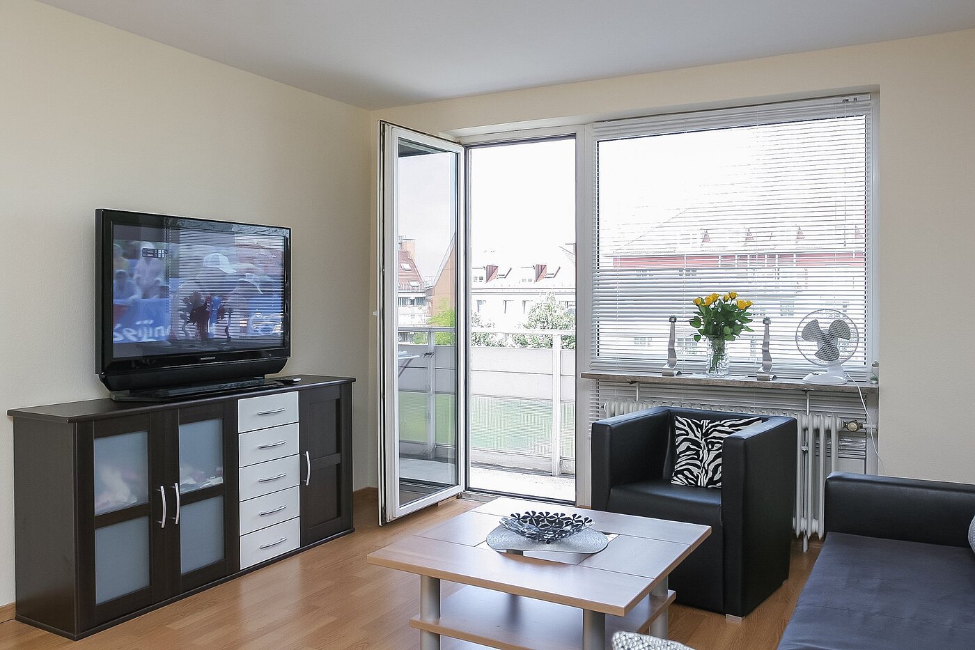 フラット 部屋数 2 部屋 | München-Nymphenburg | 1805ML3 | Helles Wohnzimmer