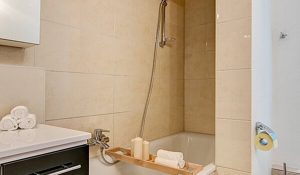 フラット 部屋数 4 部屋 | München-Maxvorstadt | 2011ML2 | ...Badewanne