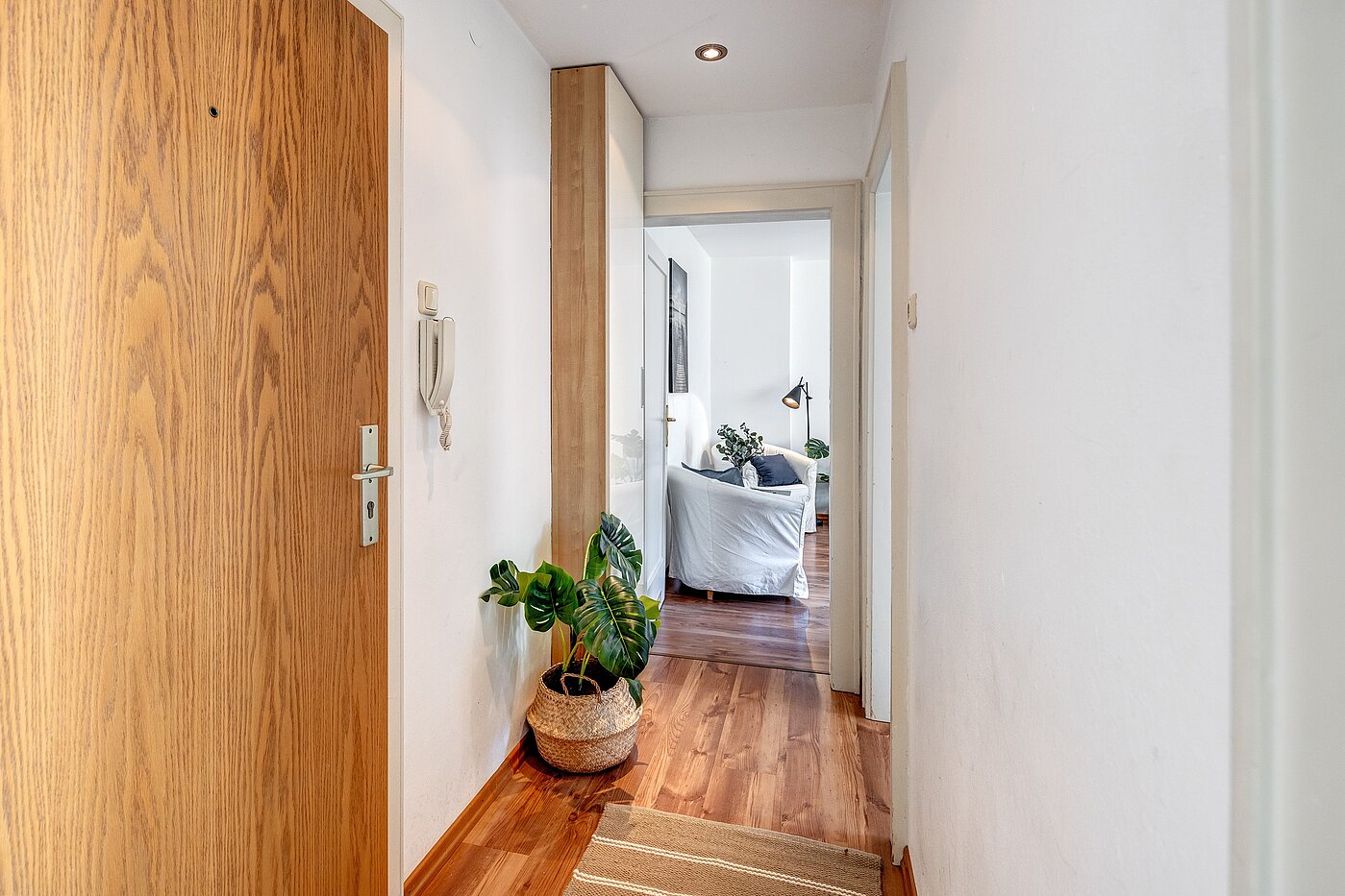 フラット 部屋数 1 部屋 | München-Sendling | 2201ML3 | ...und Richtung Wohnzimmer