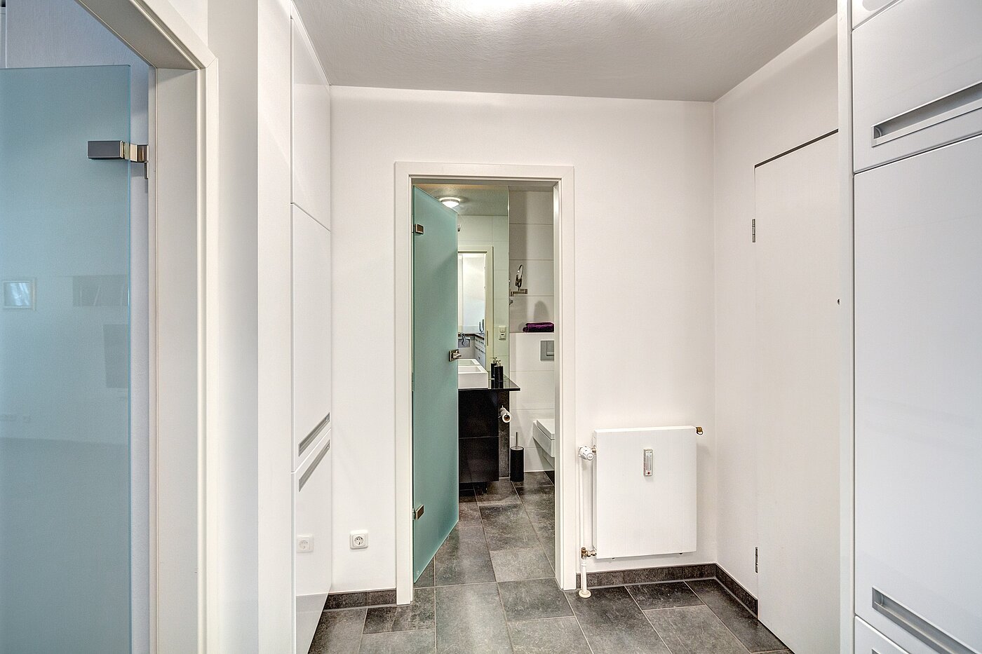フラット 部屋数 1 部屋 | München-Schwabing | 2207ML10 | Diele mit Stauraum
