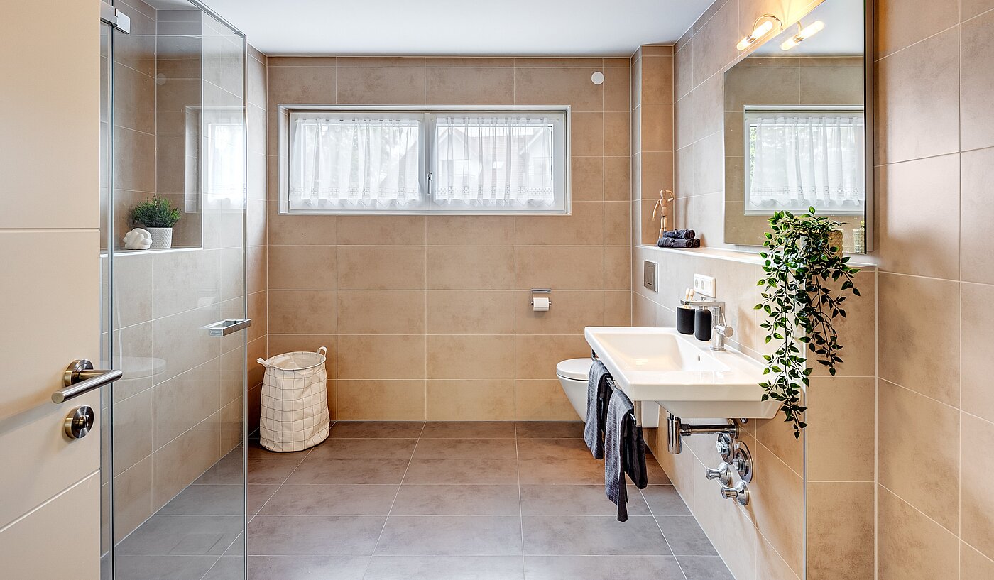 フラット 部屋数 3 部屋 | Gauting | 70116 | Bad mit Fenster