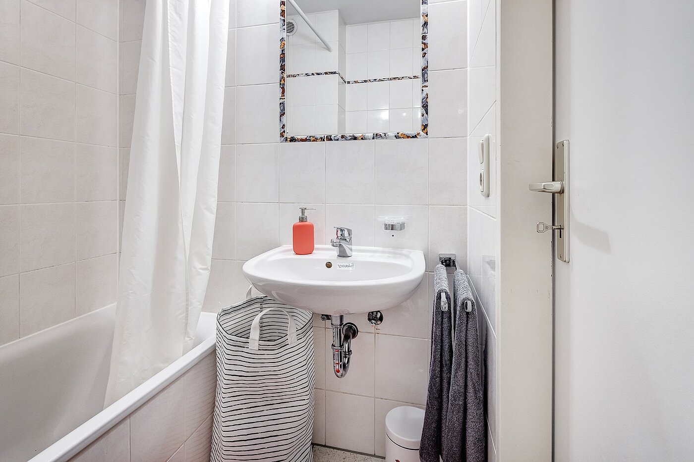 フラット 部屋数 1 部屋 | München-Isarvorstadt | 2108ML10 | ... ganz in Weiß