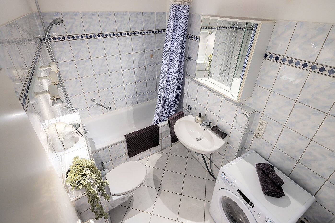 フラット 部屋数 3 部屋 | München-Bogenhausen | 70261 | Badezimmer mit Wanne