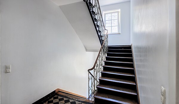 フラット 部屋数 1.5 部屋 | München-Neuhausen | 70473 | Stilvolles Treppenhaus