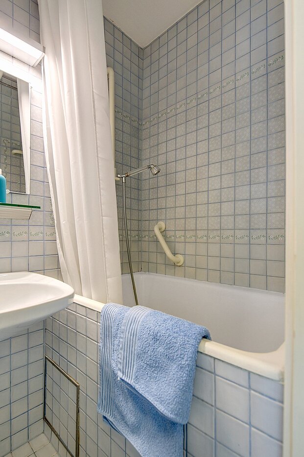 フラット 部屋数 1 部屋 | München-Maxvorstadt | 2105ML7 | ...mit Badewanne