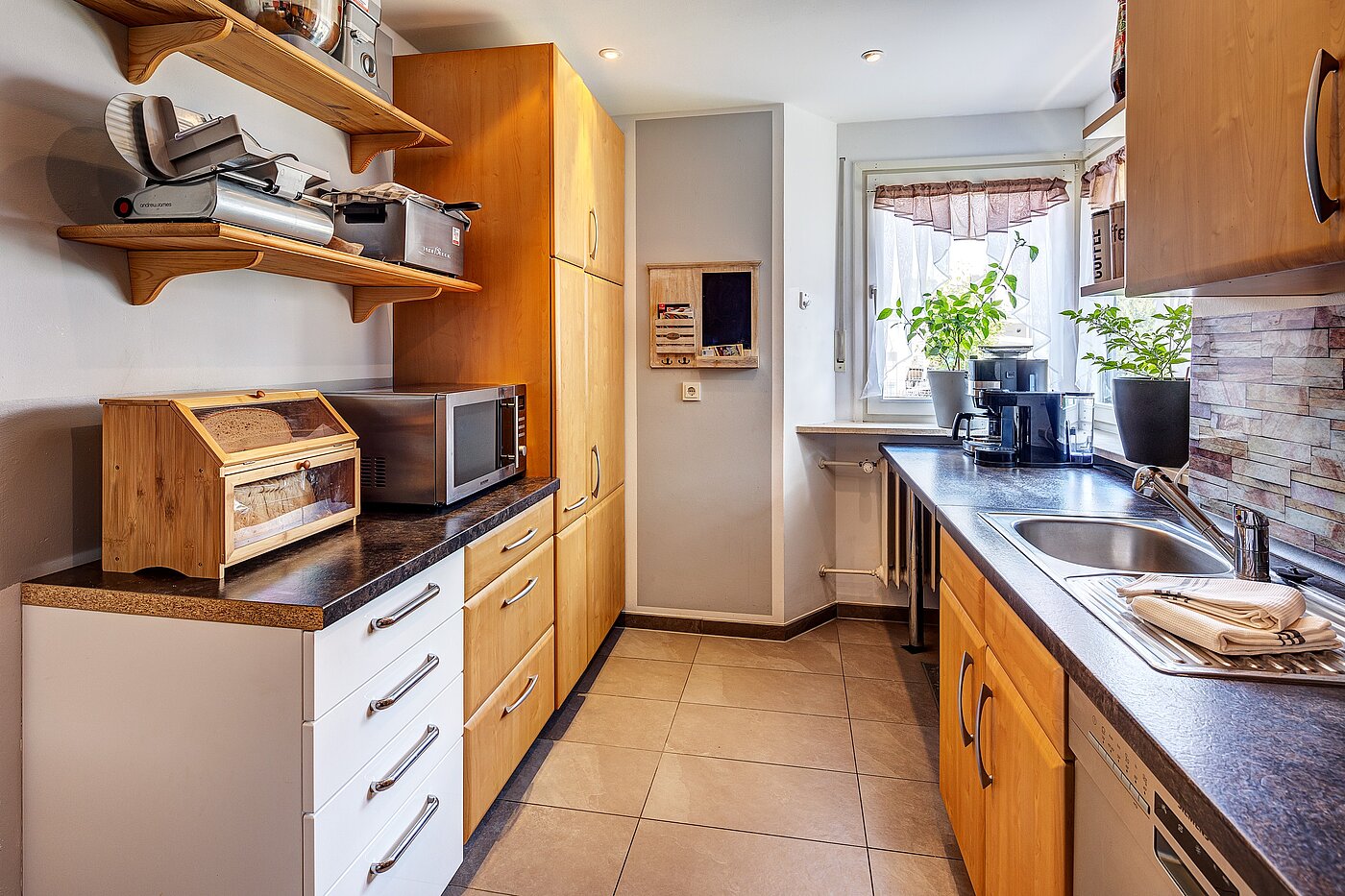 角のテラスハウス 部屋数 6 部屋 | Germering | 70033 | Küche mit Fenster