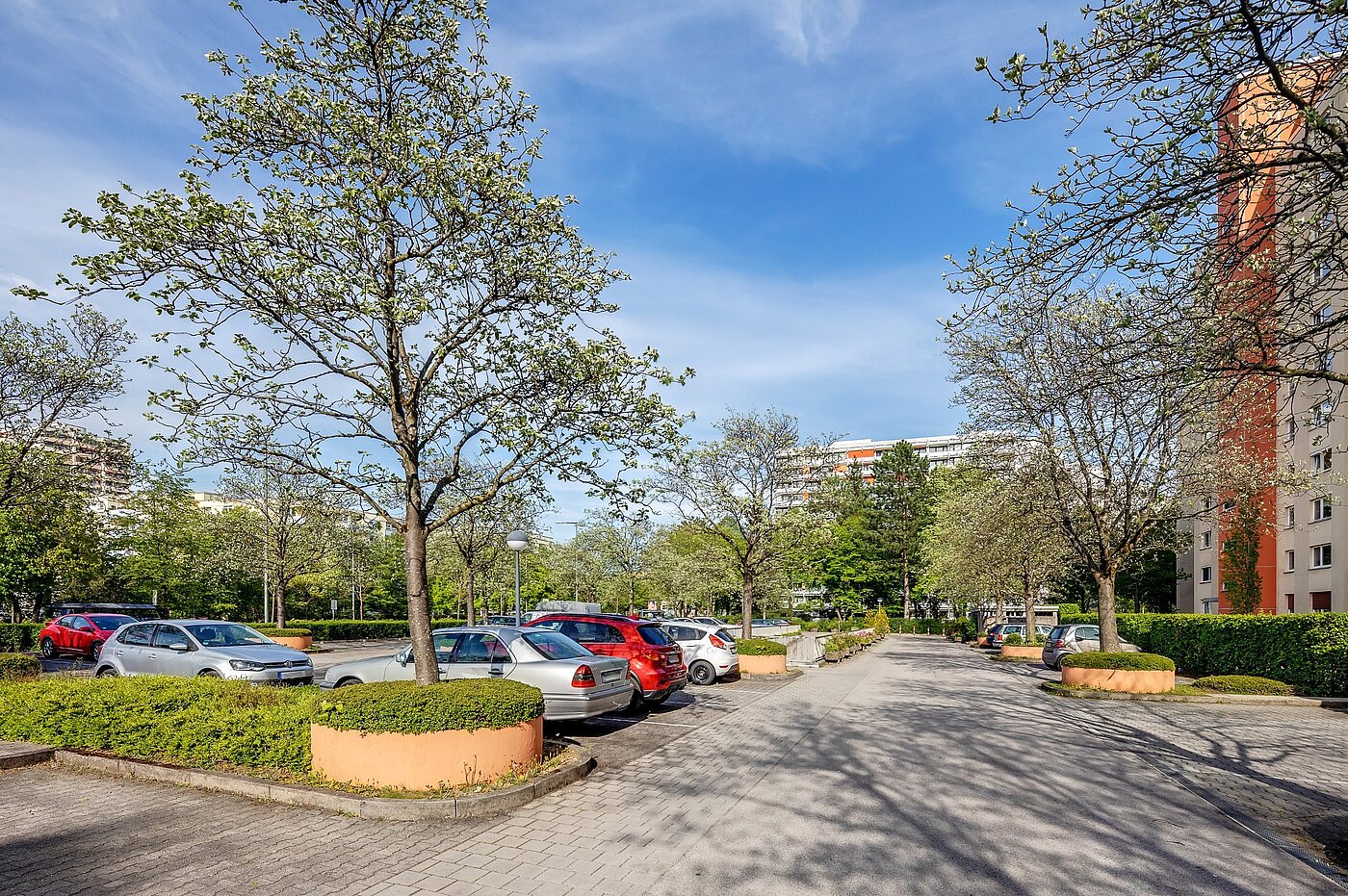 フラット 部屋数 2 部屋 | München-Perlach | 1904ML5 | Parkplatz