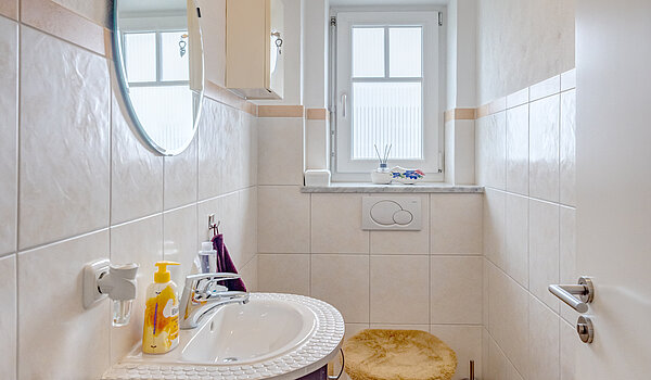フラット 部屋数 3.5 部屋 | Bad Aibling | 70442 | Separates Gäste-WC