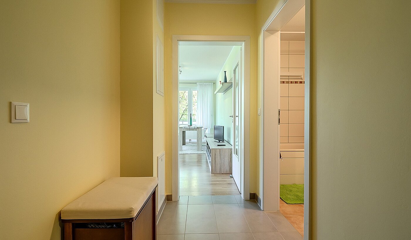 フラット 部屋数 2 部屋 | München-Milbertshofen | 2004ML3 | geräumiger Flur