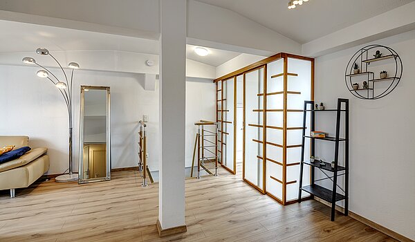 アティック・フラット（屋根裏） 部屋数 4.5 部屋 | München-Ludwigsvorstadt | 70461 | Wohnen / Essen