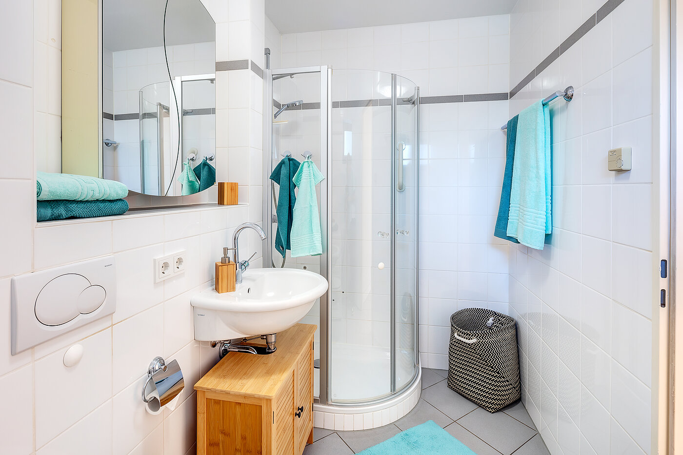 フラット 部屋数 2 部屋 | Haar | 70426 | ...mit Dusche