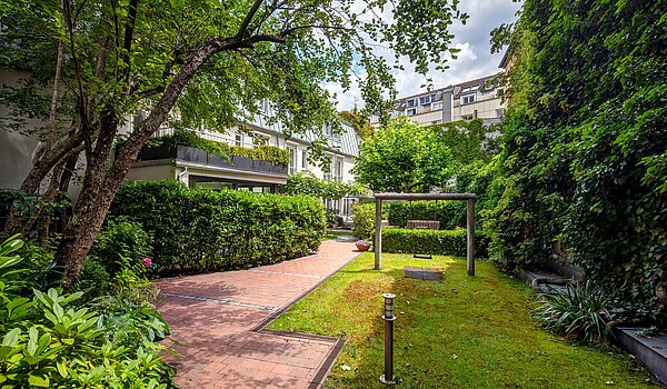 メゾネット・マンション（複数階にわたるマンション） 部屋数 3 部屋 | München-Lehel | 2209ML5 | Wunderschöner, begrünter Innenhof