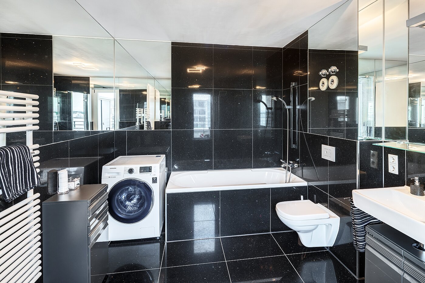 Penthouse 部屋数 3 部屋 | München-Riem | 70468 | ...und Badewanne