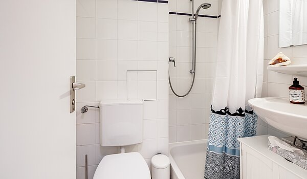 フラット 部屋数 1 部屋 | München-Schwabing | 70475 | ...mit Dusche