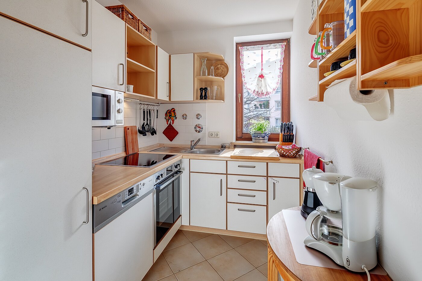 フラット 部屋数 2 部屋 | München-Schwabing | 2205ML62 | Küche mit Fenster...
