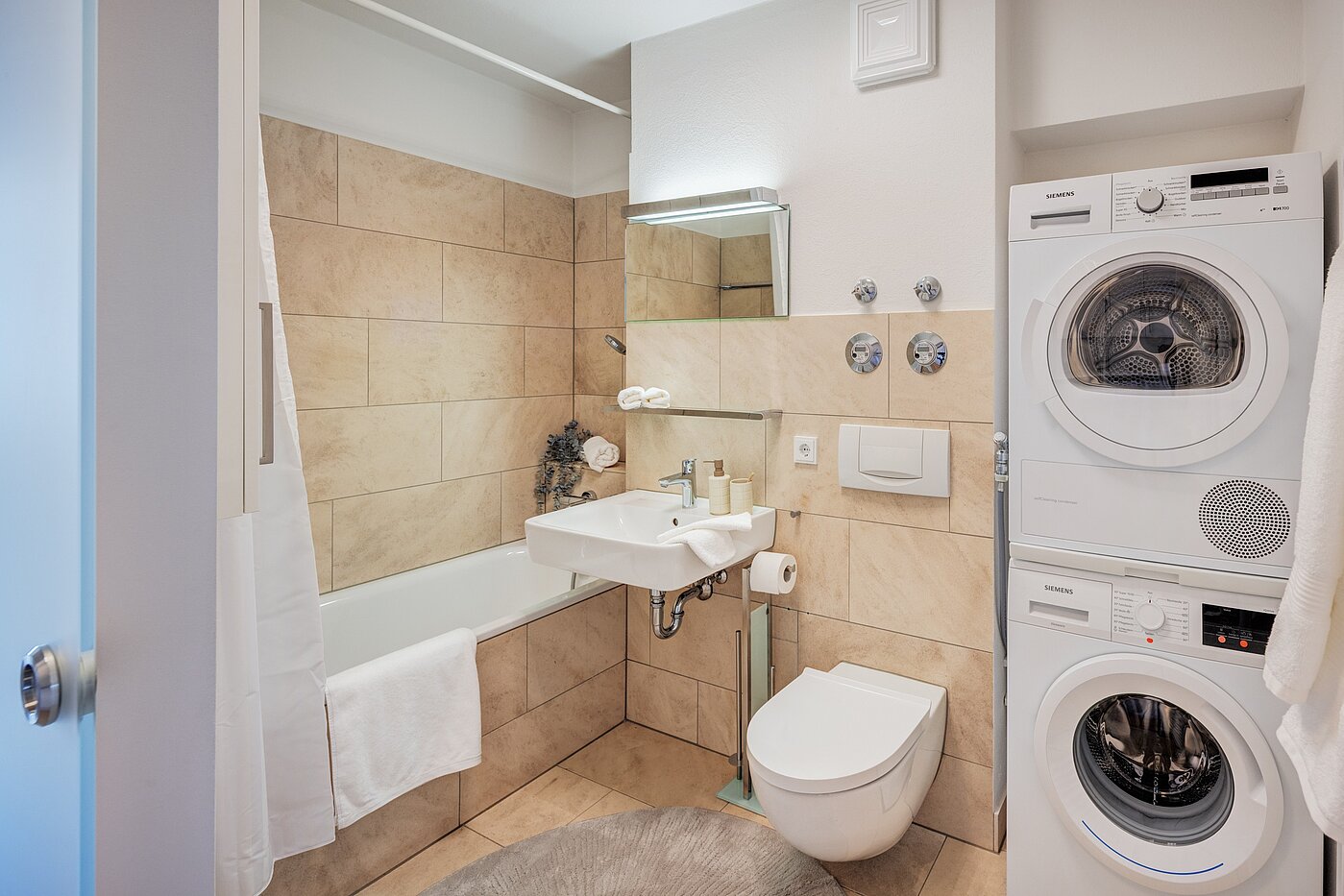フラット 部屋数 3 部屋 | München-Schwabing | 70299 | Bad