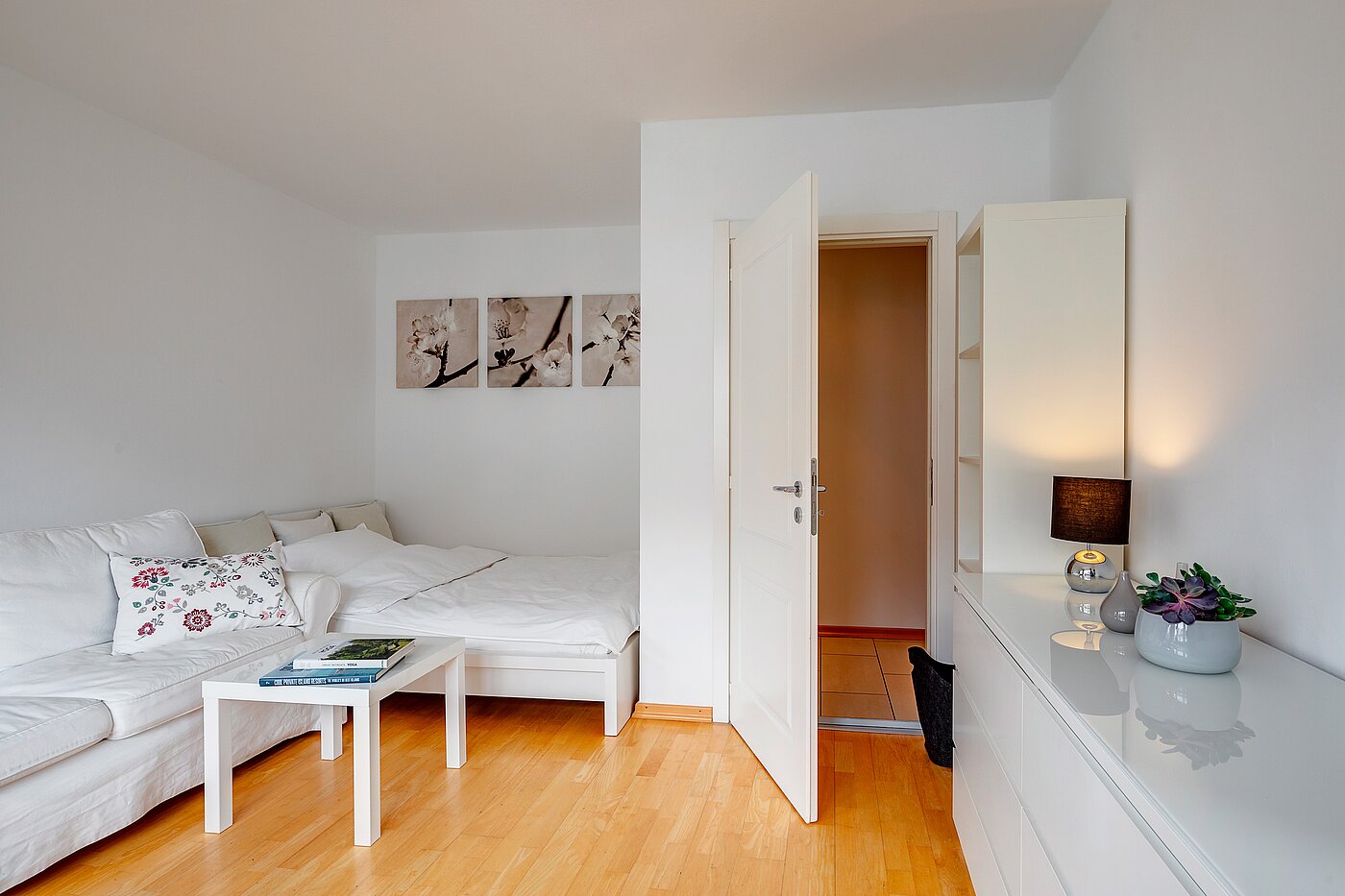 フラット 部屋数 2 部屋 | München-Schwabing | 70130 | Wohn- und Schlafbereich..