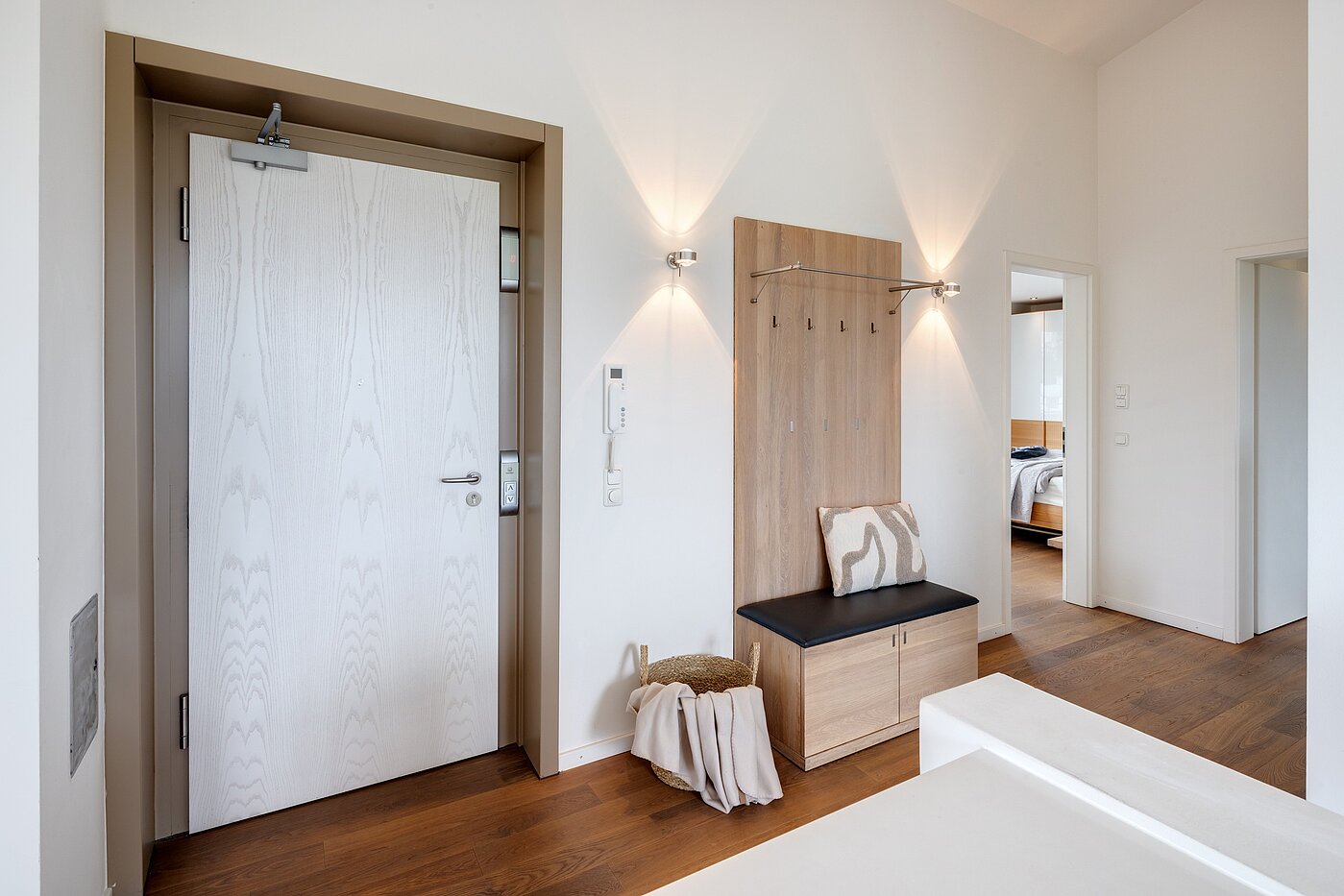 Penthouse 部屋数 3.5 部屋 | München-Oberföhring | 70237 | Wohnungseingangstüre mit...