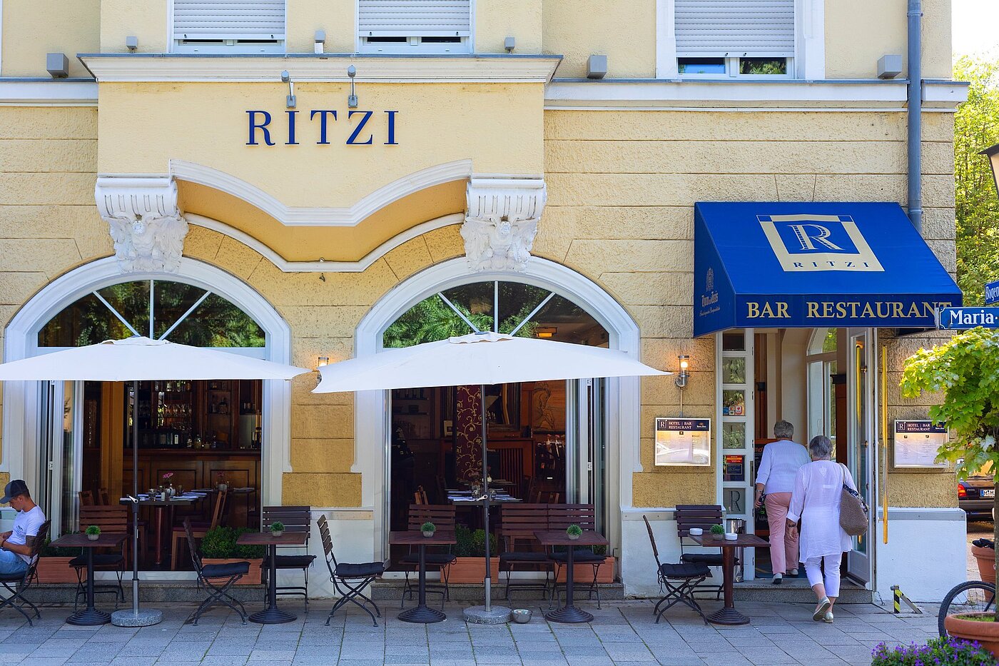 フラット 部屋数 1 部屋 | München-Haidhausen | 2001ML3 | Nebenan das "Ritzi"