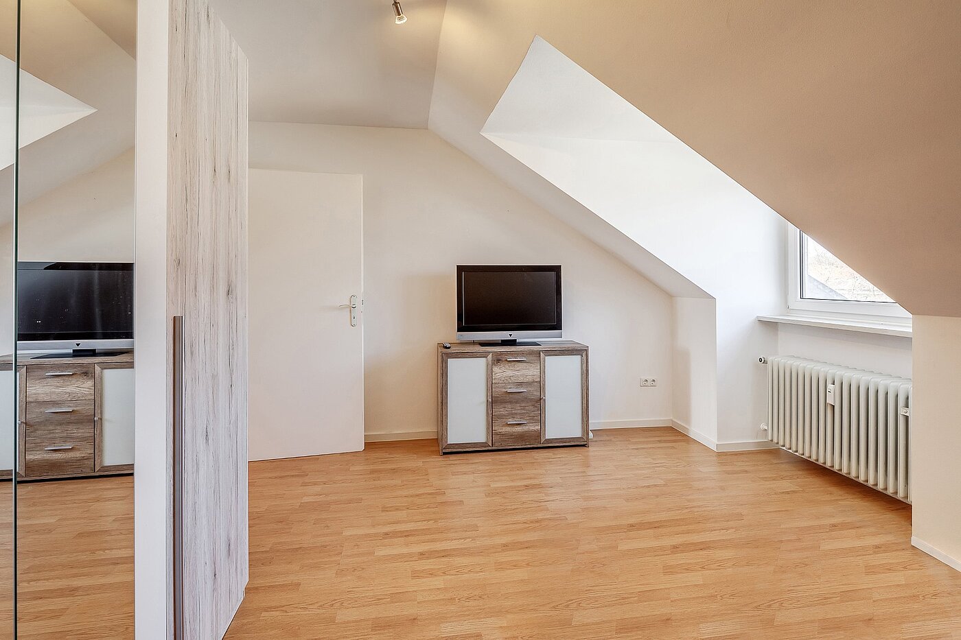 フラット 部屋数 3 部屋 | Karlsfeld | 2004ML5 | ...Schlafzimmer und...