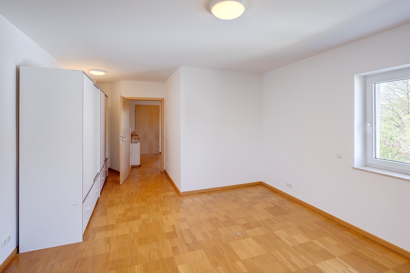 セミ・デタッチド・ハウス（一戸建てを二つに分けた家屋） 部屋数 6.5 部屋 | Unterschleißheim | 70122 | ...mit viel Platz