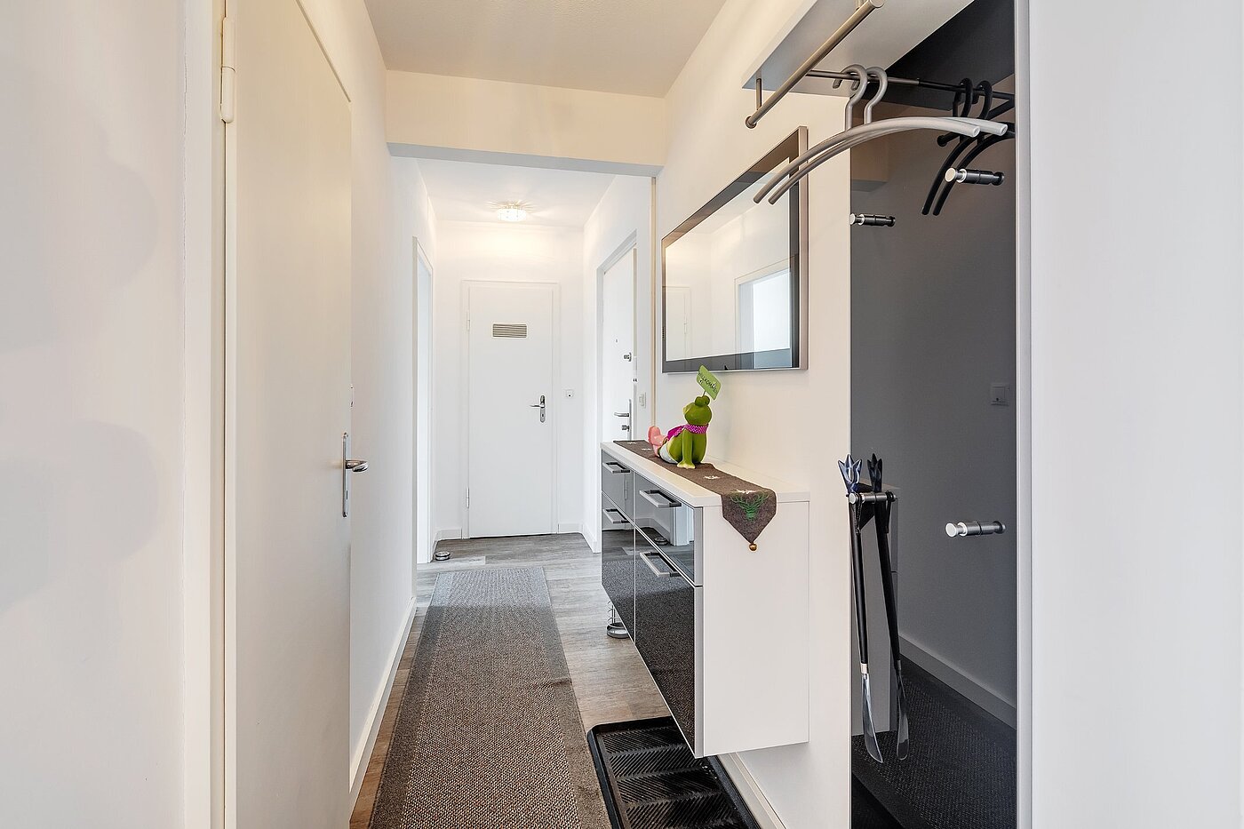 フラット 部屋数 2 部屋 | München-Aubing | 2104ML1 | ...für eine Garderobe