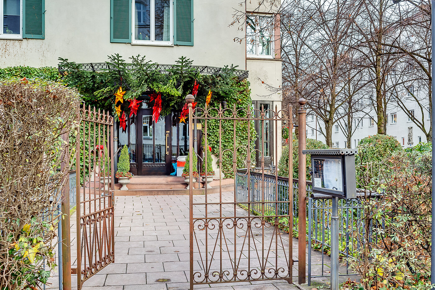フラット 部屋数 2 部屋 | München-Bogenhausen | 70160 | ...und um...